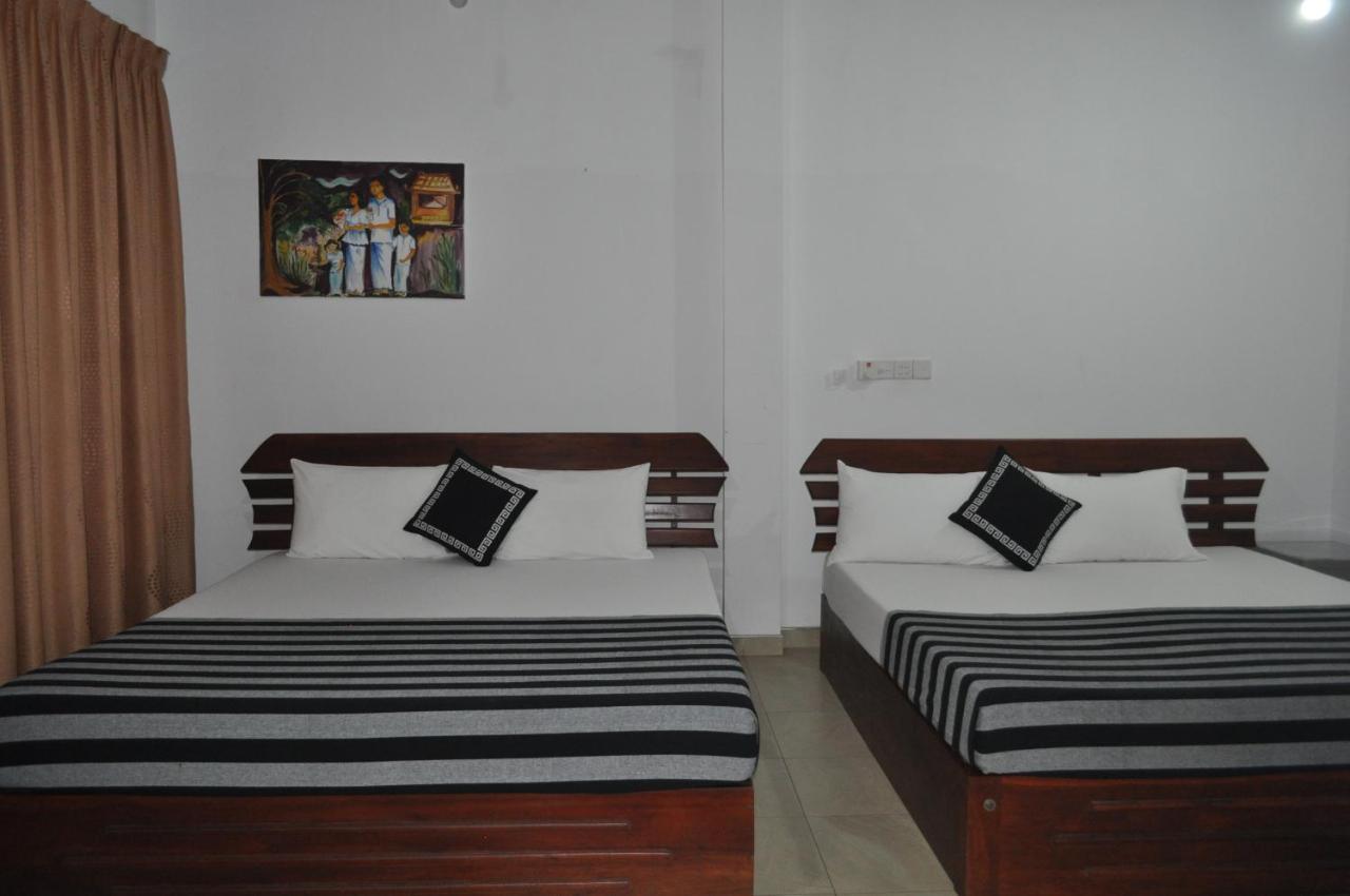 Why Not Palace Anuradhapura Bagian luar foto