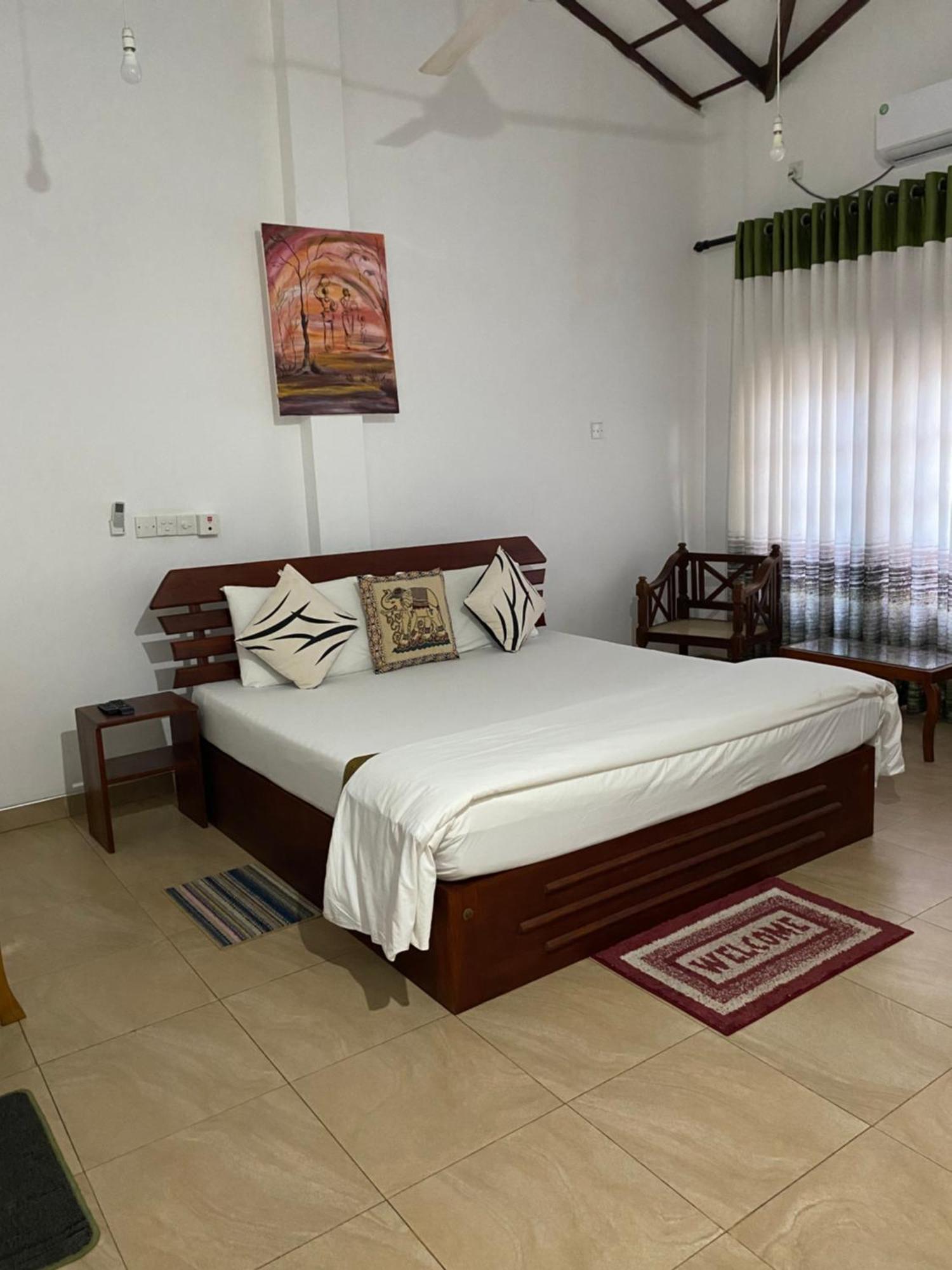 Why Not Palace Anuradhapura Bagian luar foto